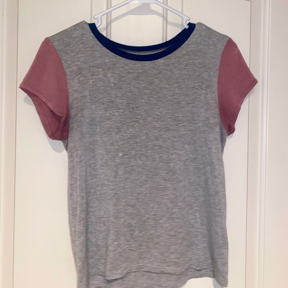 Lightweight grey casual t-shirt